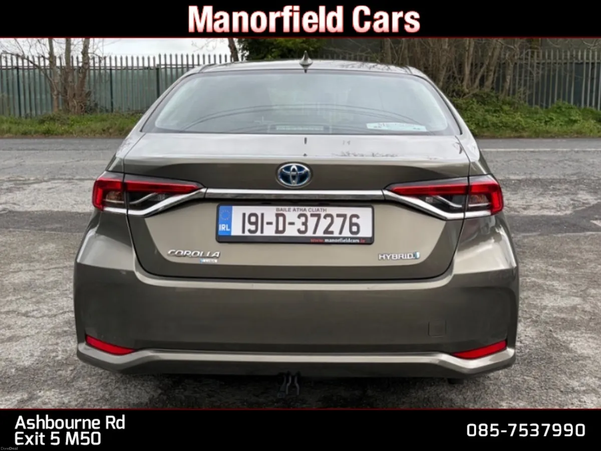 2019 Toyota Corolla Luna 1.8 Petrol Hybrid Auto - Image 5