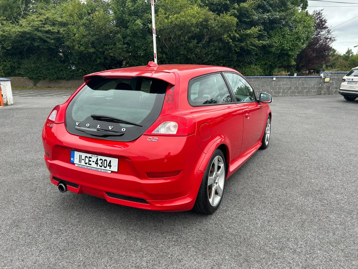 2011 Volvo C30 1.6 Diesel R-Design - Image 4