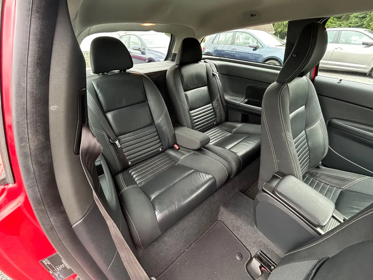 2011 Volvo C30 1.6 Diesel R-Design - Image 6