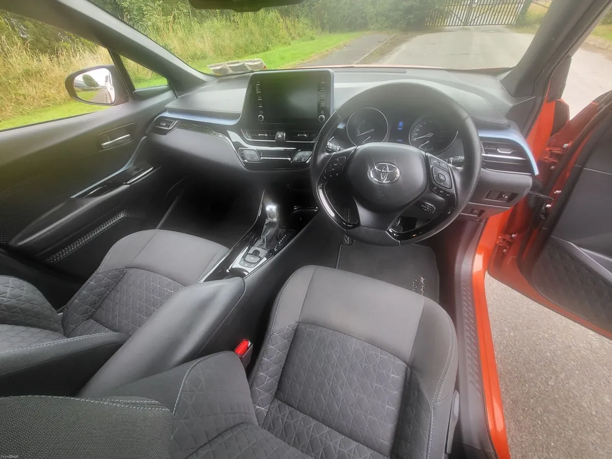 Toyota C-HR 2021 - Image 3