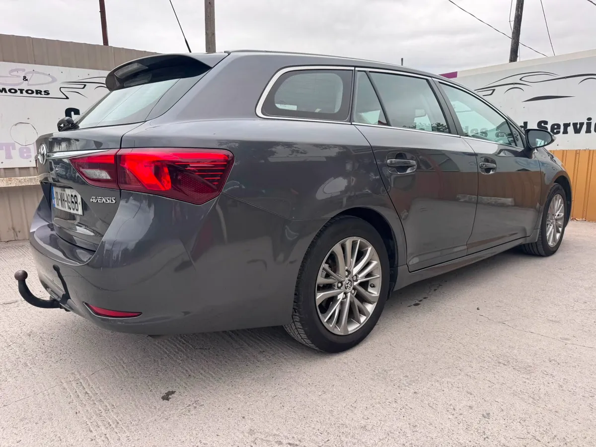 181 Toyota Avensis 1.6D Luna Touring Sports - Image 6