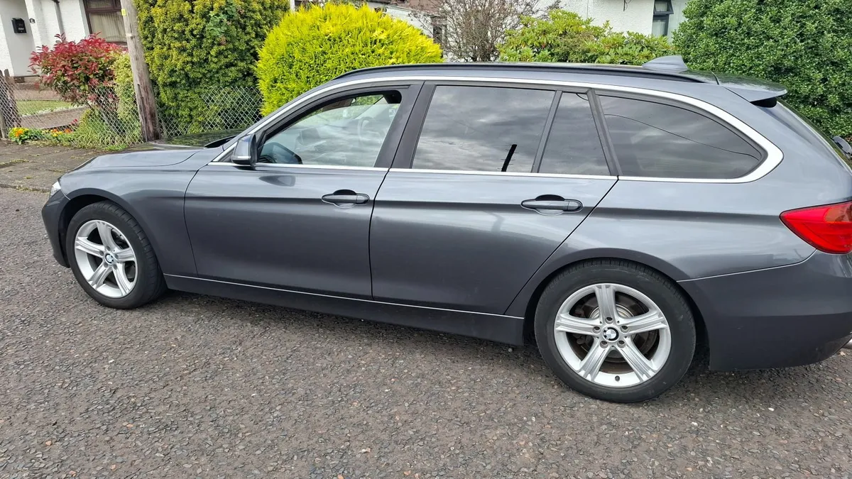 BMW 3-Series 2014 luxury - Image 1