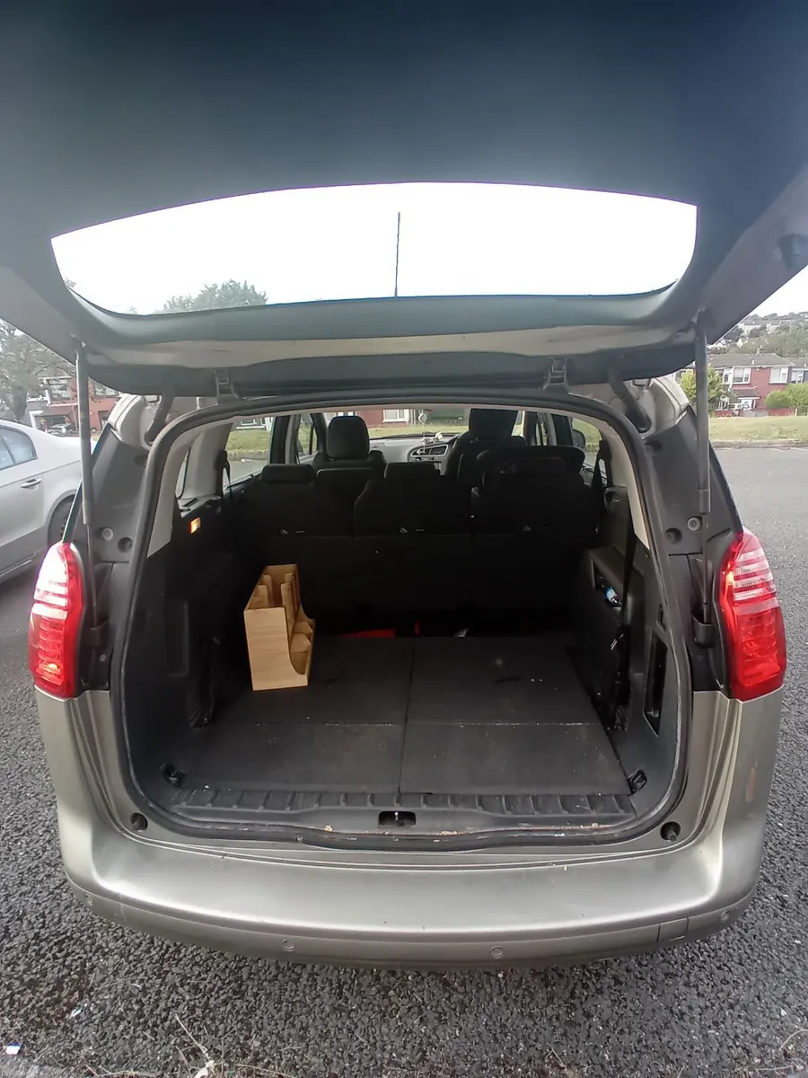 Peugeot 5008 2013 7 seater diesel - Image 5