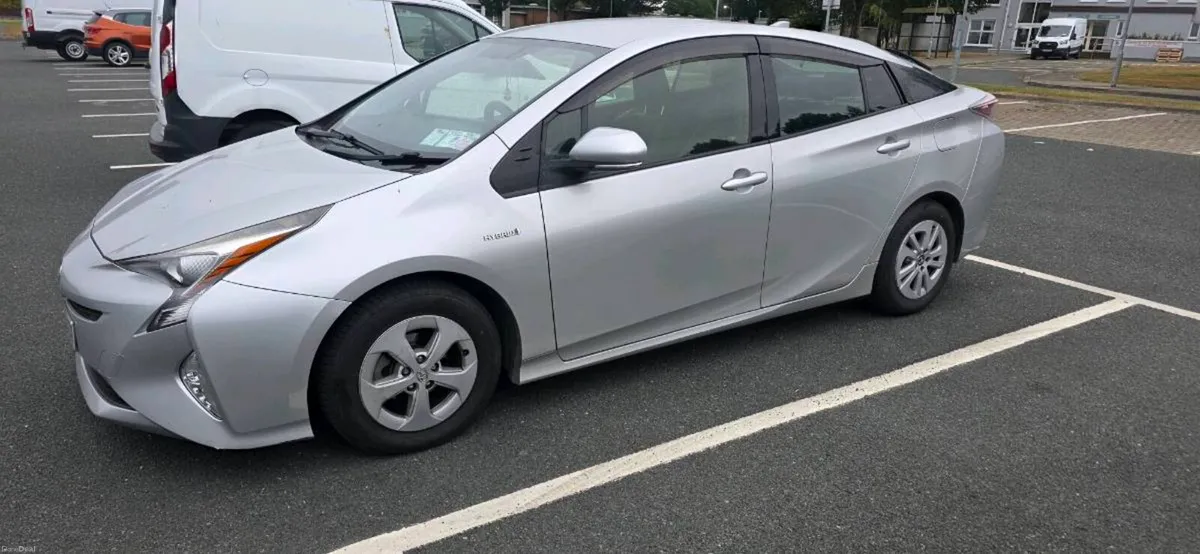 Toyota Prius (2016)

HYBRID LUXURY new nct - Image 1