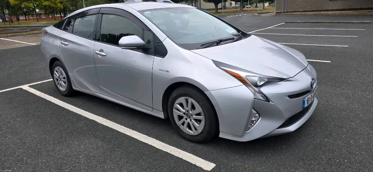 Toyota Prius (2016)

HYBRID LUXURY new nct - Image 2