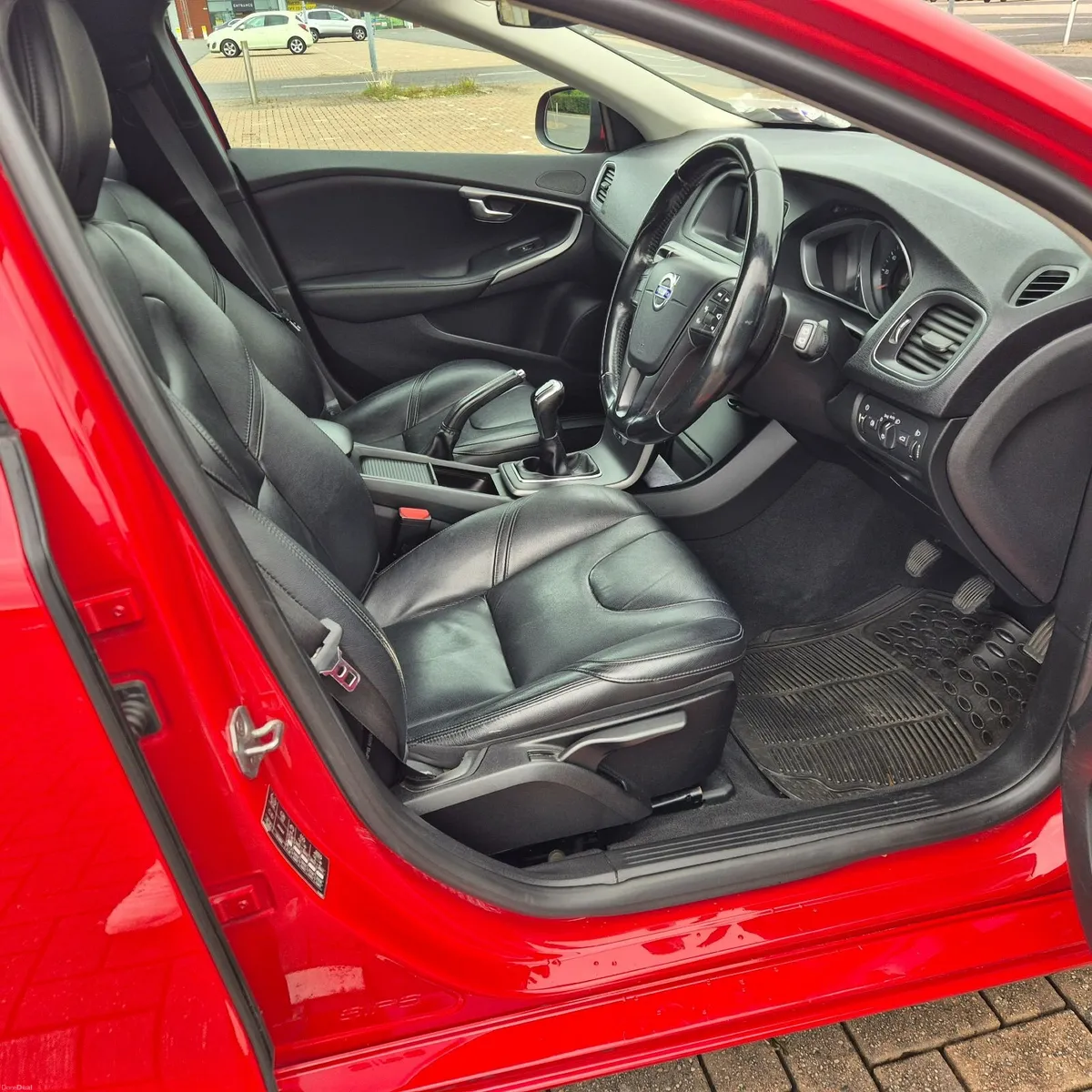 Volvo V40 1.6 Diesel D2 ES 2014 112BHP 5Dr - Image 5