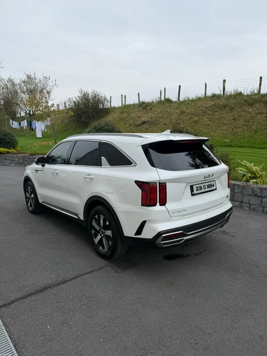 Kia Sorento 2023 - Image 3