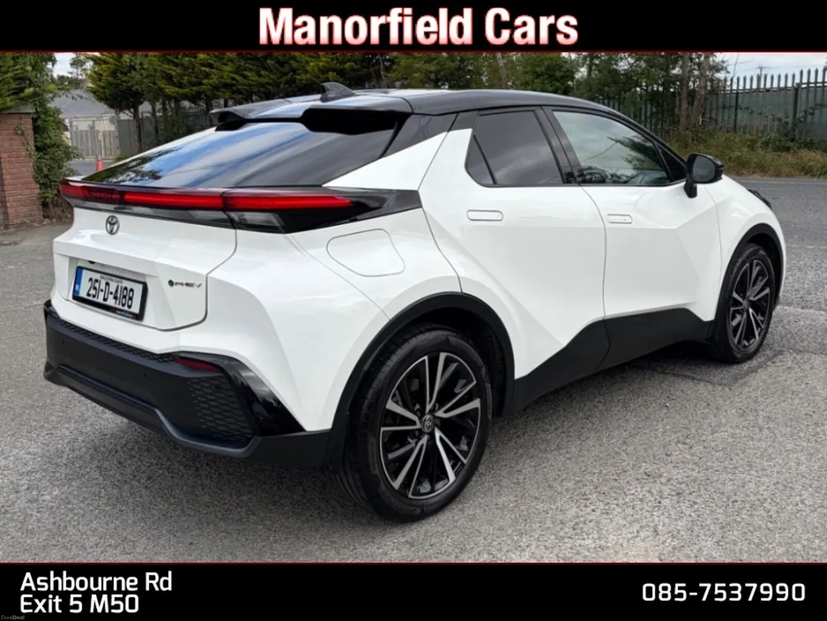 2025 251 Toyota C-HR Sol PHEV 2.0 Hybrid 233BHP - Image 4