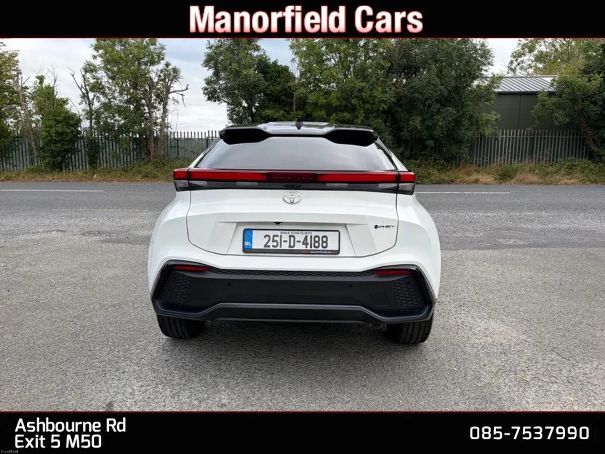 2025 251 Toyota C-HR Sol PHEV 2.0 Hybrid 233BHP - Image 5