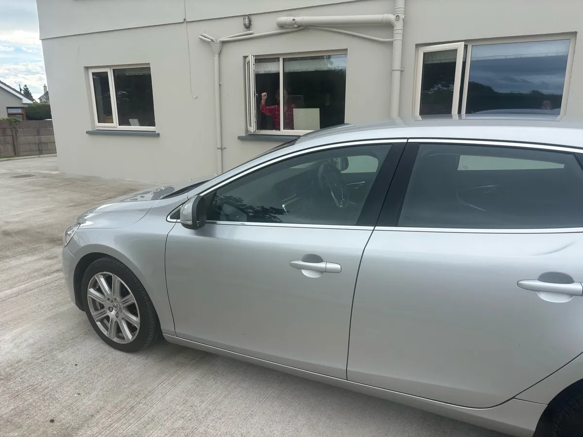 Car - Image 2