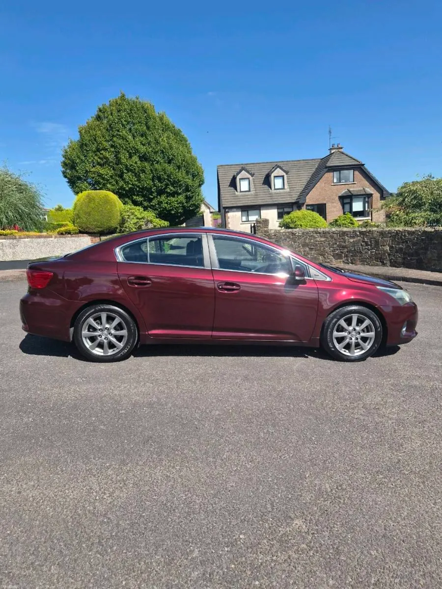 2012 Toyota avensis 2.0 diesel - Image 2