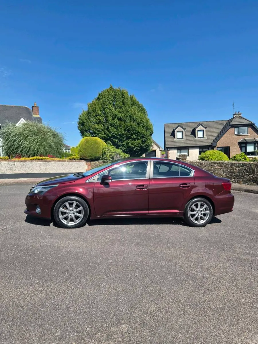 2012 Toyota avensis 2.0 diesel - Image 3