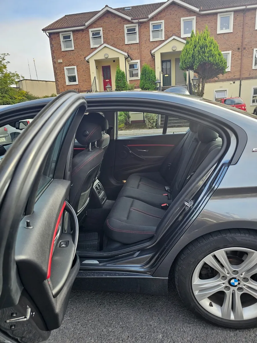 BMW 3-Series 2016 - Image 4