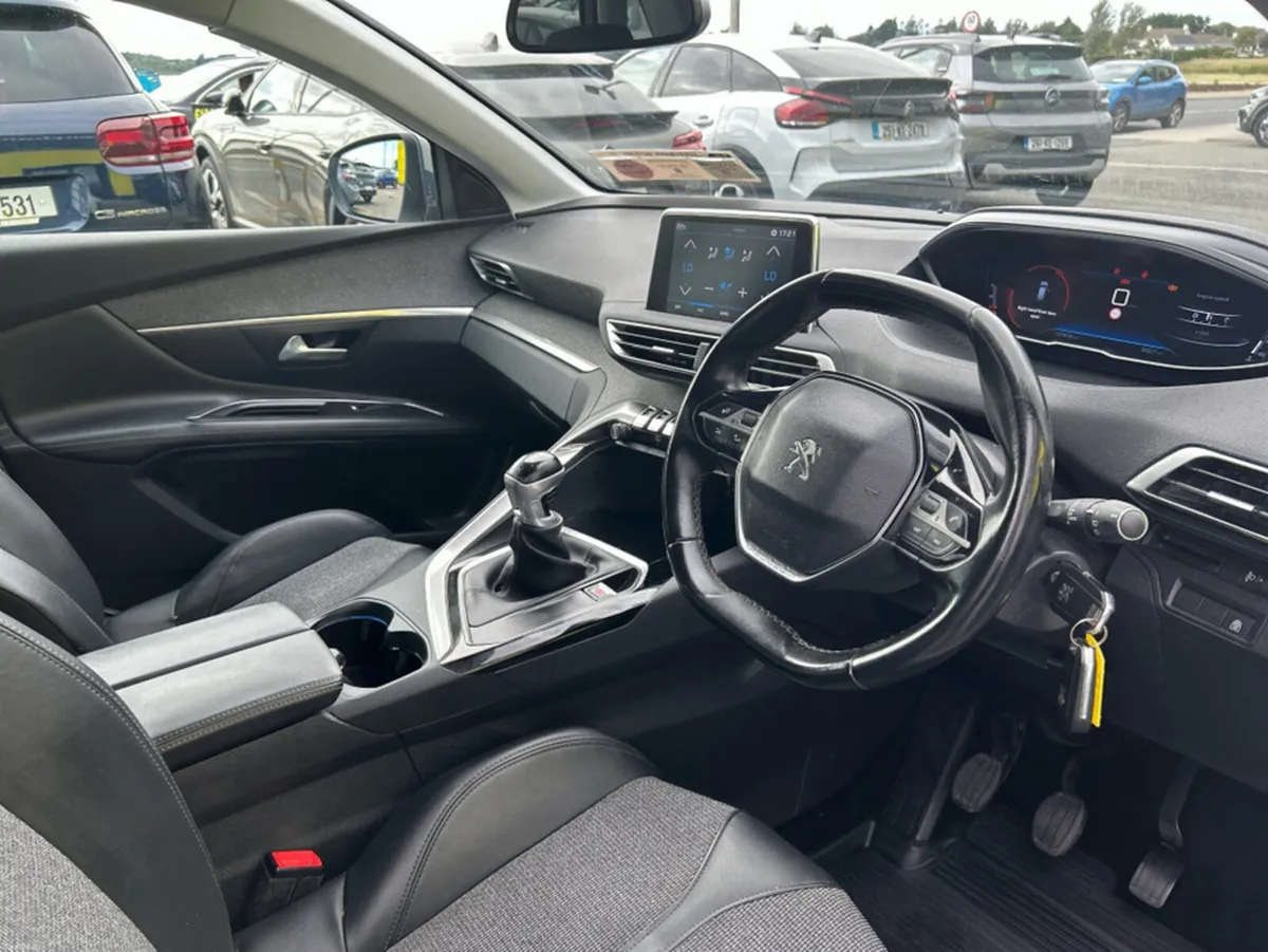 Peugeot 3008 ALLURE 1.2 130 6.3 4DR - Image 6