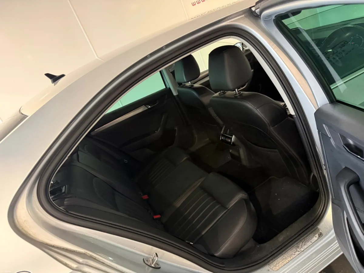 Skoda Superb STYLE 2.0 TDI 190BHP 4DR - Image 4