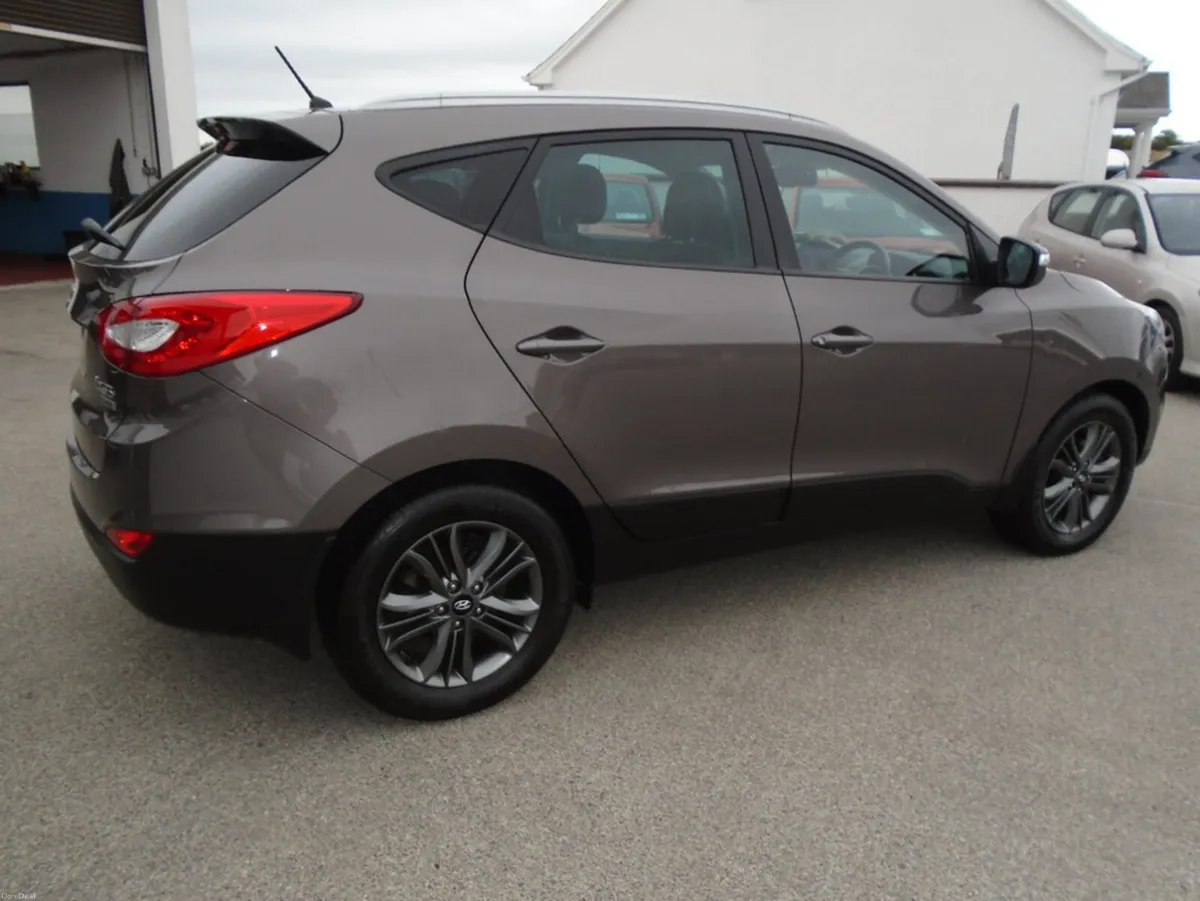 Hyundai ix35 1.7 PREMIUM 5DRVery High Spec  Warran - Image 6