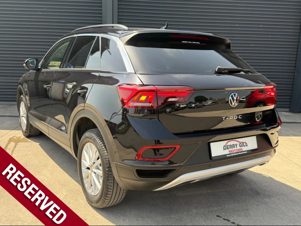 Volkswagen T-Roc LIFE 2.0 TDI MANUAL 6SPEED FWD 11 - Image 6