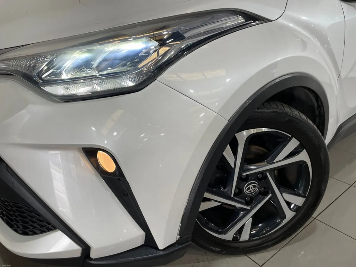 Toyota C-HR HYBRID SPORT 4DR AUTO FULL SERVICE HIS - Image 4
