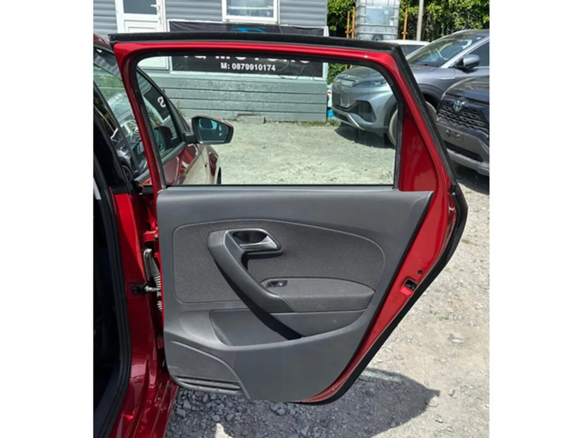 Volkswagen Polo LOUNGE  1.2 AUTOMATIC FRESH IMPORT - Image 6