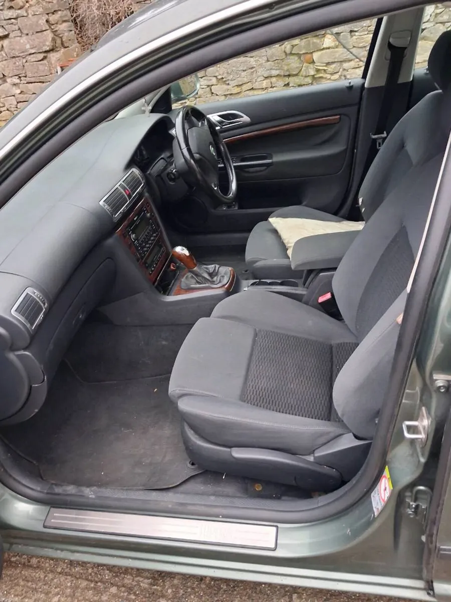 Car - Image 5