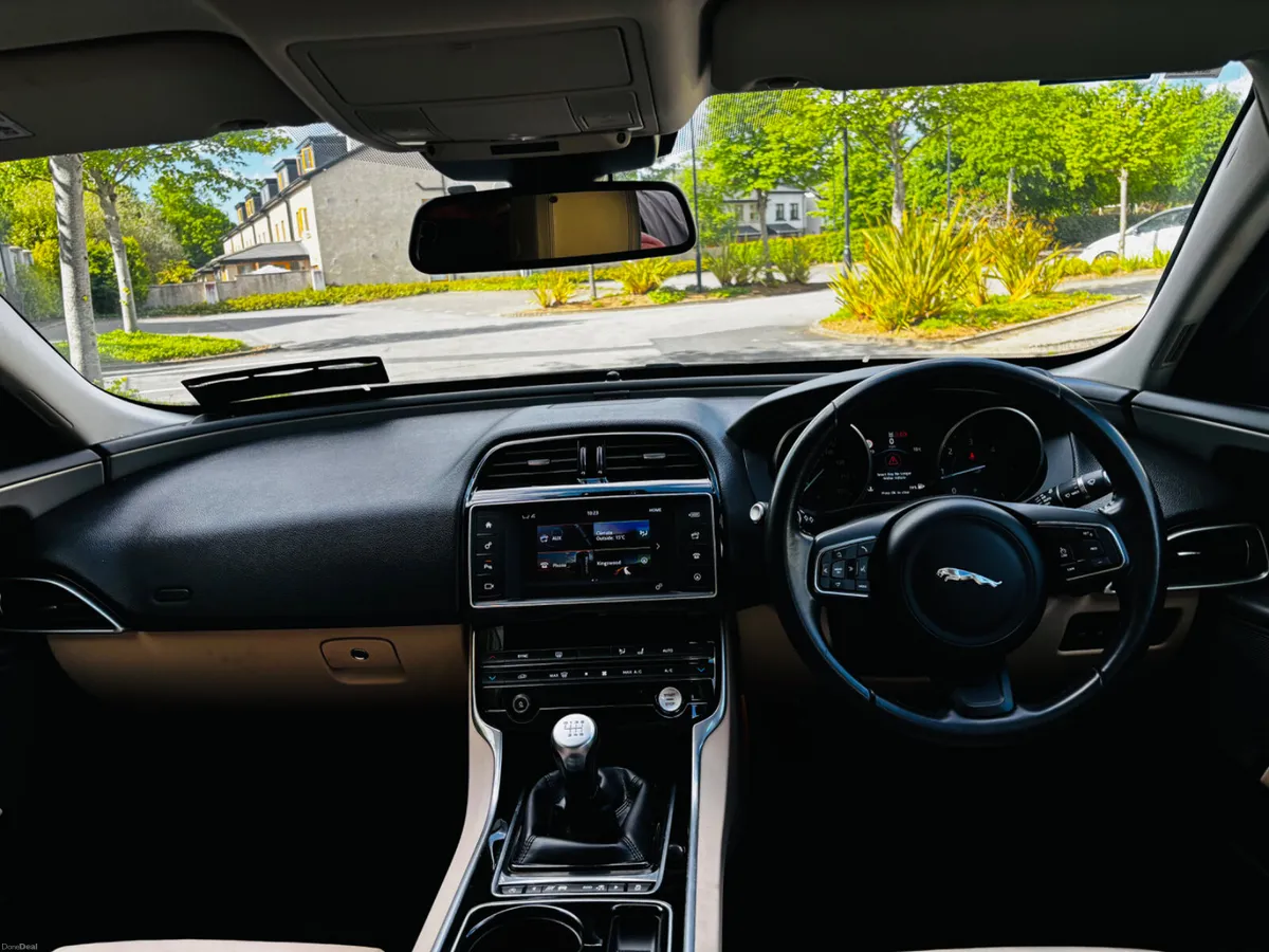2017 JAGUAR XE 2.0D PRESTIGE HIGH SPEC MODEL - Image 6