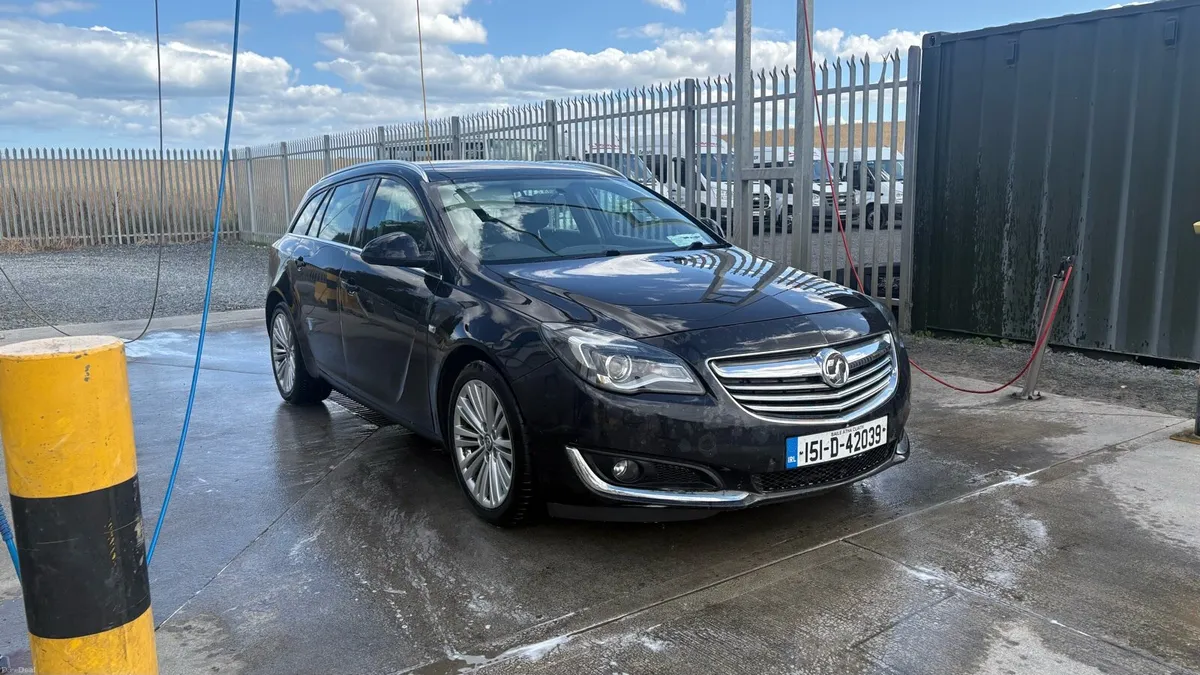 Vauxhaul Insignia Diesel Estate 2015 - Image 1