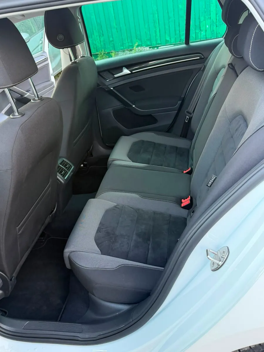 2017 Volkswagen Golf 1.4TSI Highline DSG Automatic - Image 4