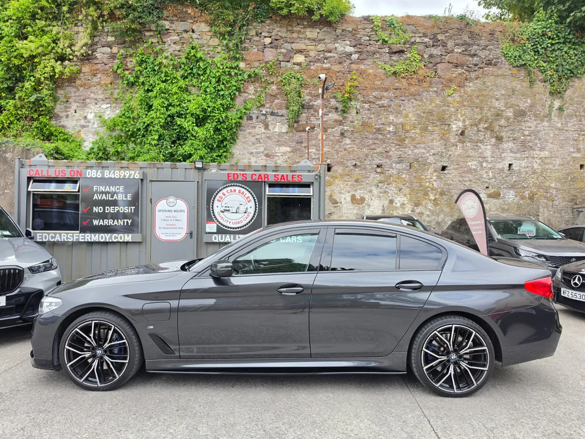 BMW 5-Series 2019 - Image 6