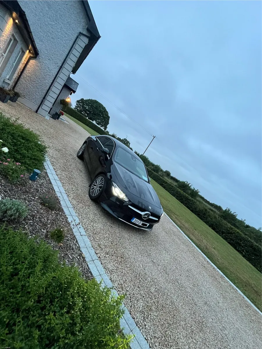 Mercedes Benz CLA 200D - Image 2