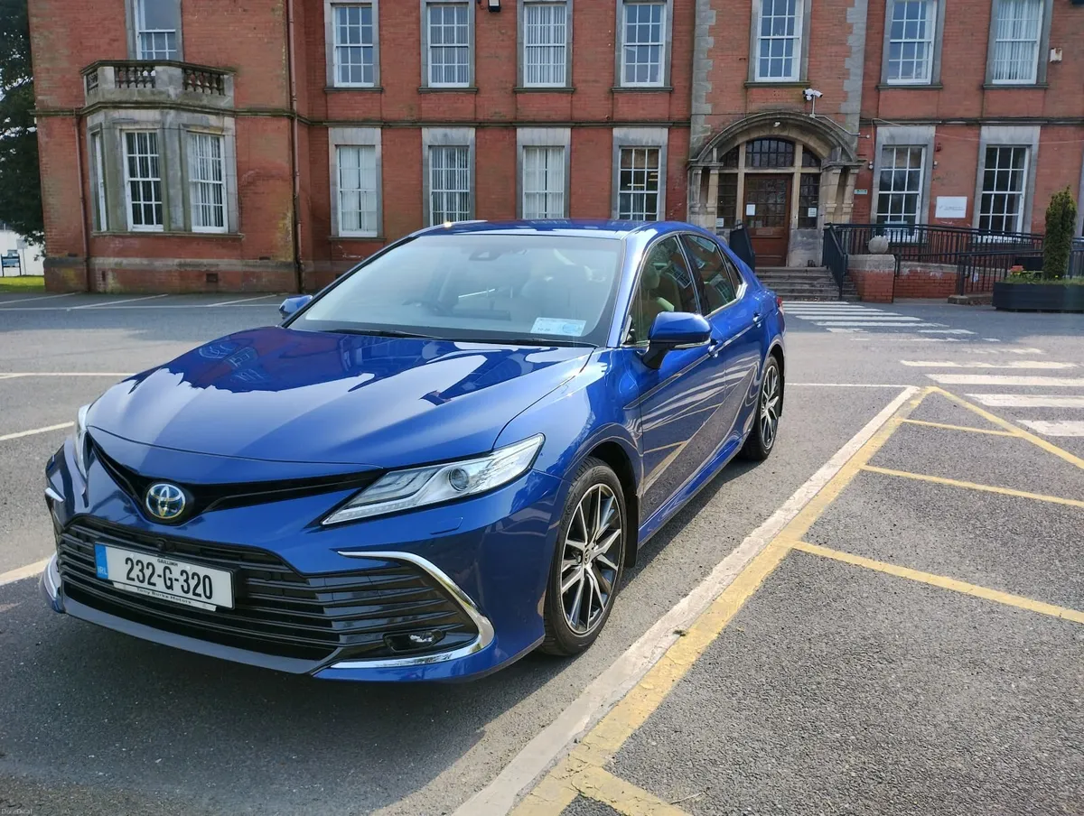 Toyota Camry  luxury Platinum spec 2023 - Image 3