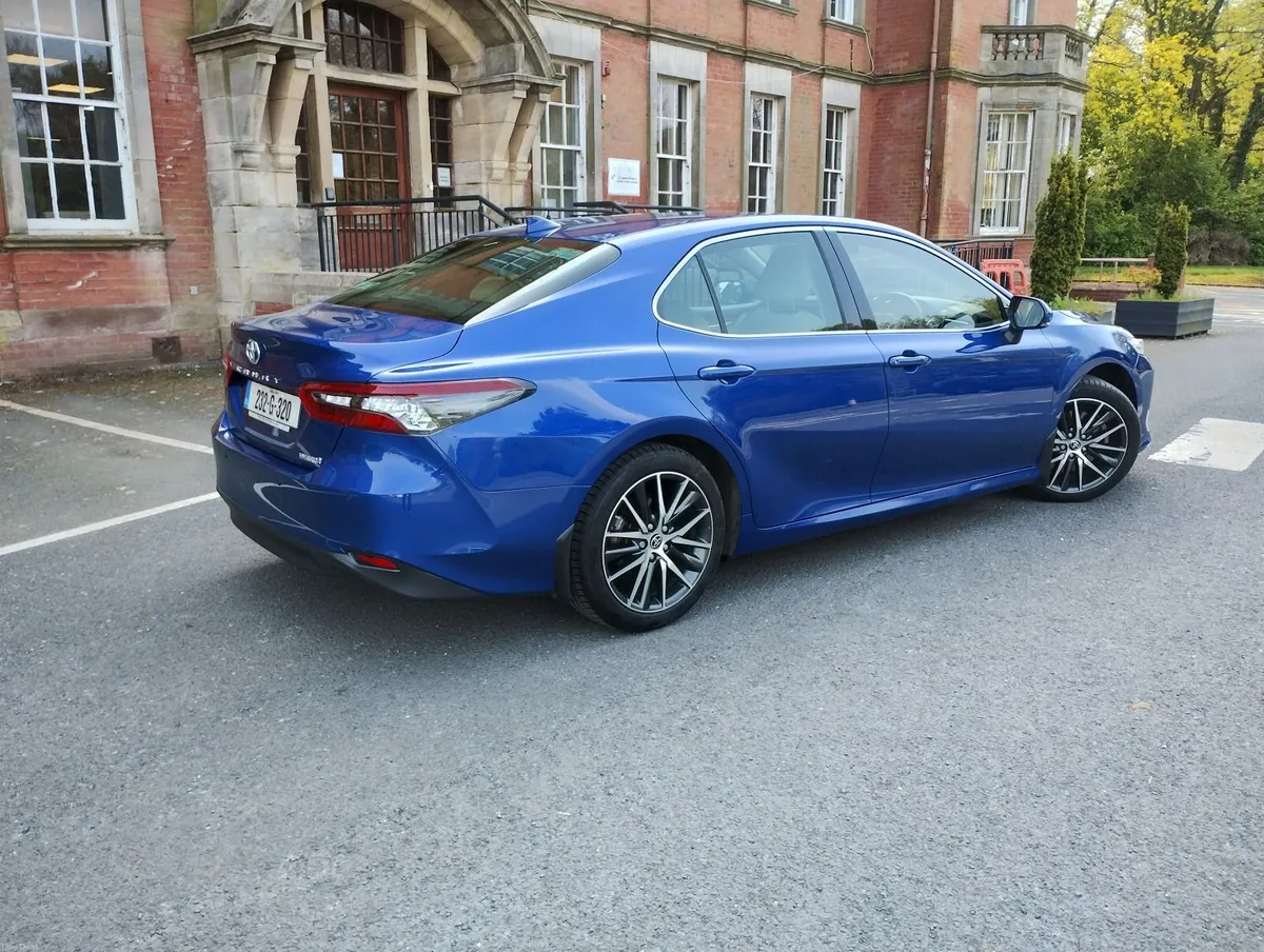 Toyota Camry  luxury Platinum spec 2023 - Image 6