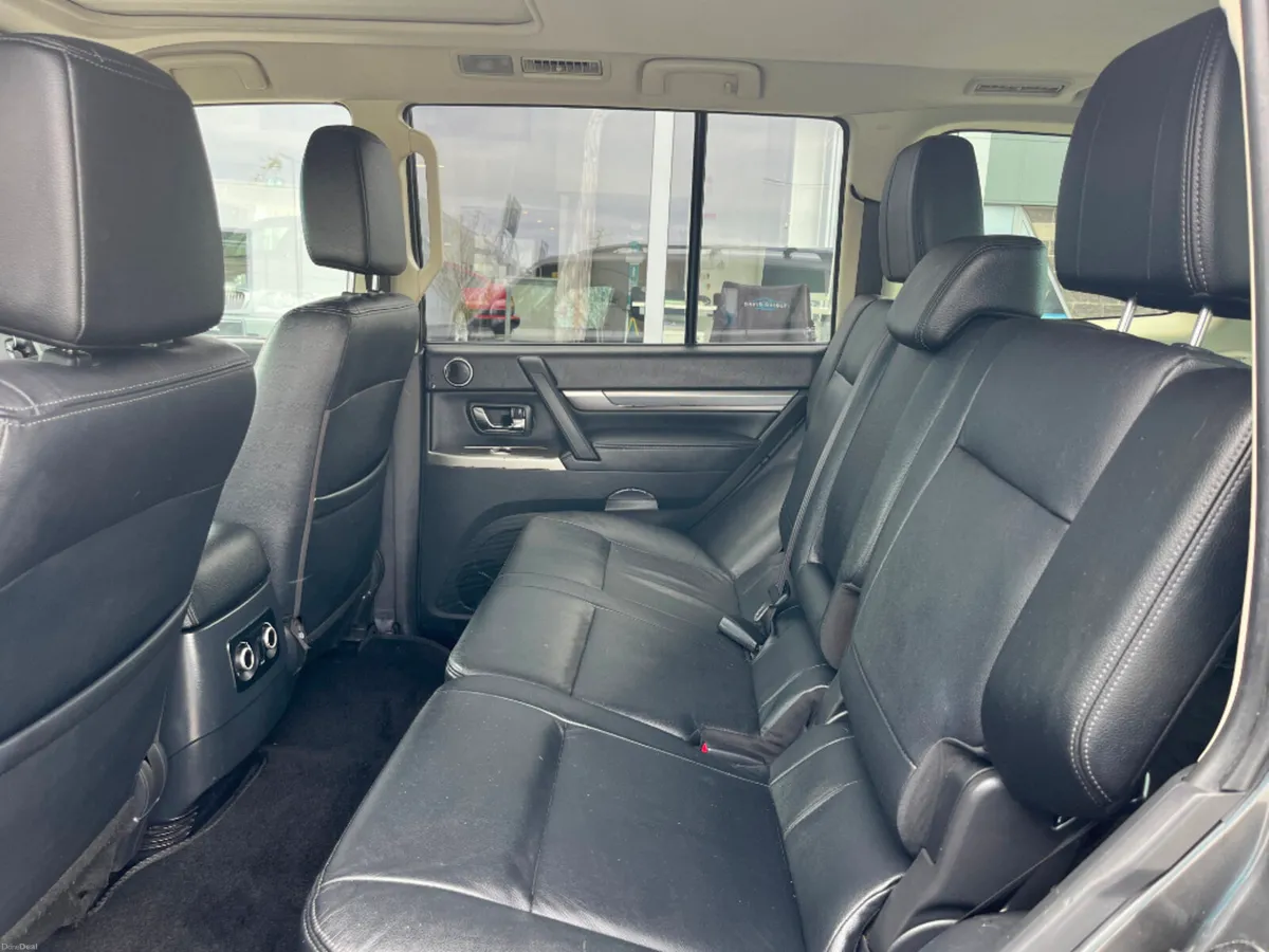 Mitsubishi Pajero LWB N1 5SEATER AUTO 5DR COMMERCI - Image 6