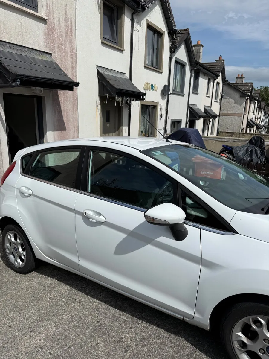 Ford Fiesta 2012 - Image 5