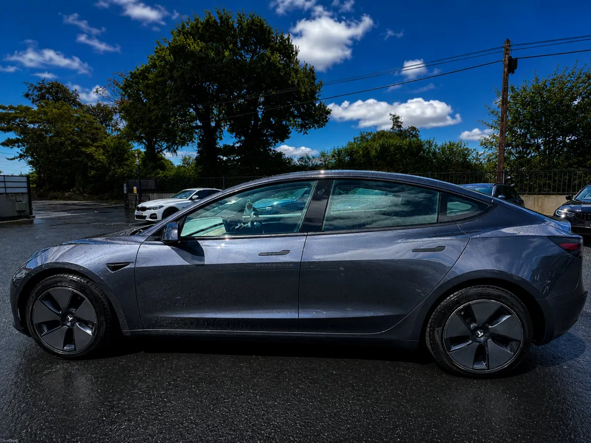 211 Tesla Model M3SR+RWDPGB1S5N  one owner - Image 5