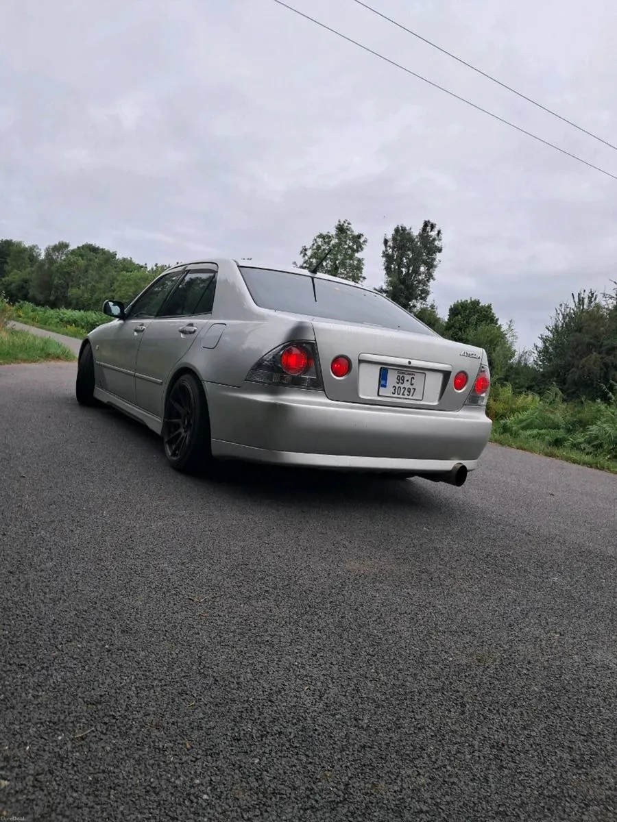 Toyota Altezza RS200 Z edition - Image 3