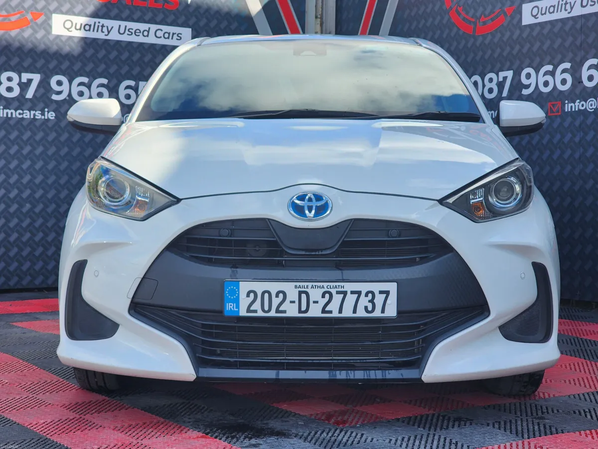 2020 Toyota Yaris Hybrid - Image 5