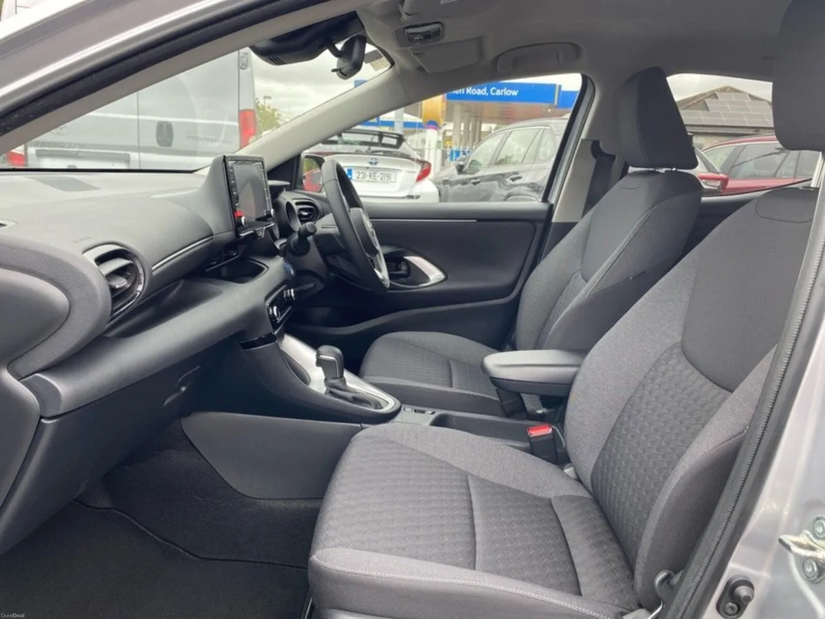 Toyota Yaris 1.5 - Image 6