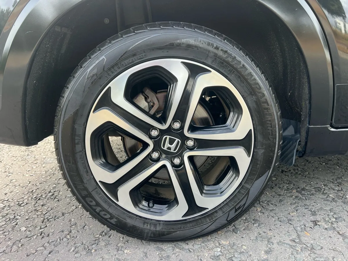 HONDA VEZEL 1.5 AUTOMATIC 2017 Z SENSING HIGH SPEC - Image 5