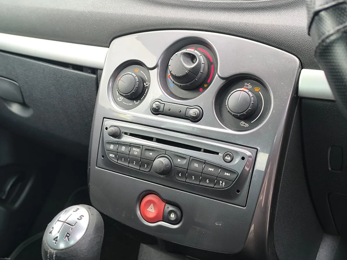 2012 Renault Clio 1.1 Petrol - Image 6