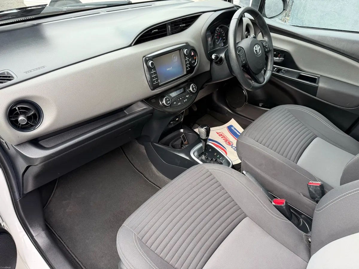 Toyota Yaris Luna Hybrid Auto - Image 2