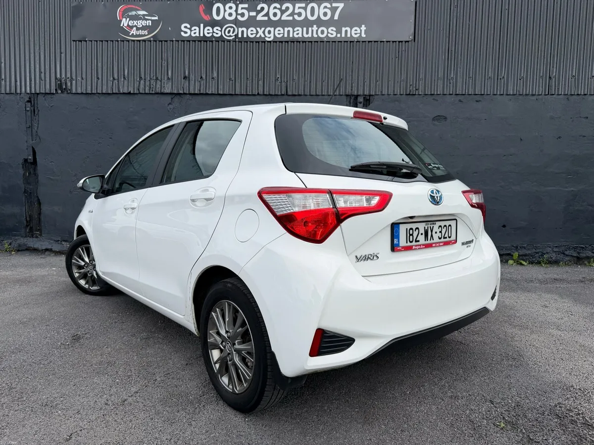 Toyota Yaris Luna Hybrid Auto - Image 6
