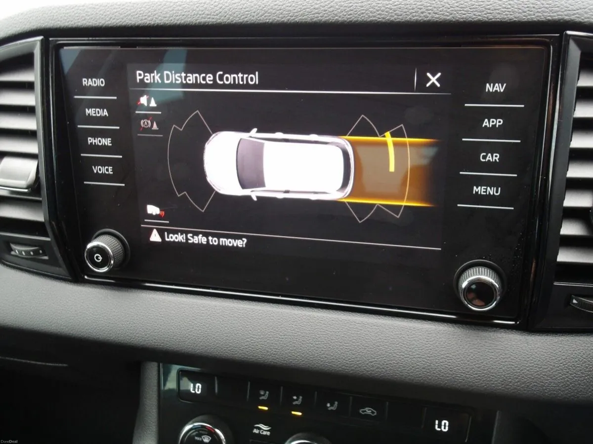 Skoda Karoq SELECTION 2.0TDI 115HP - Image 4