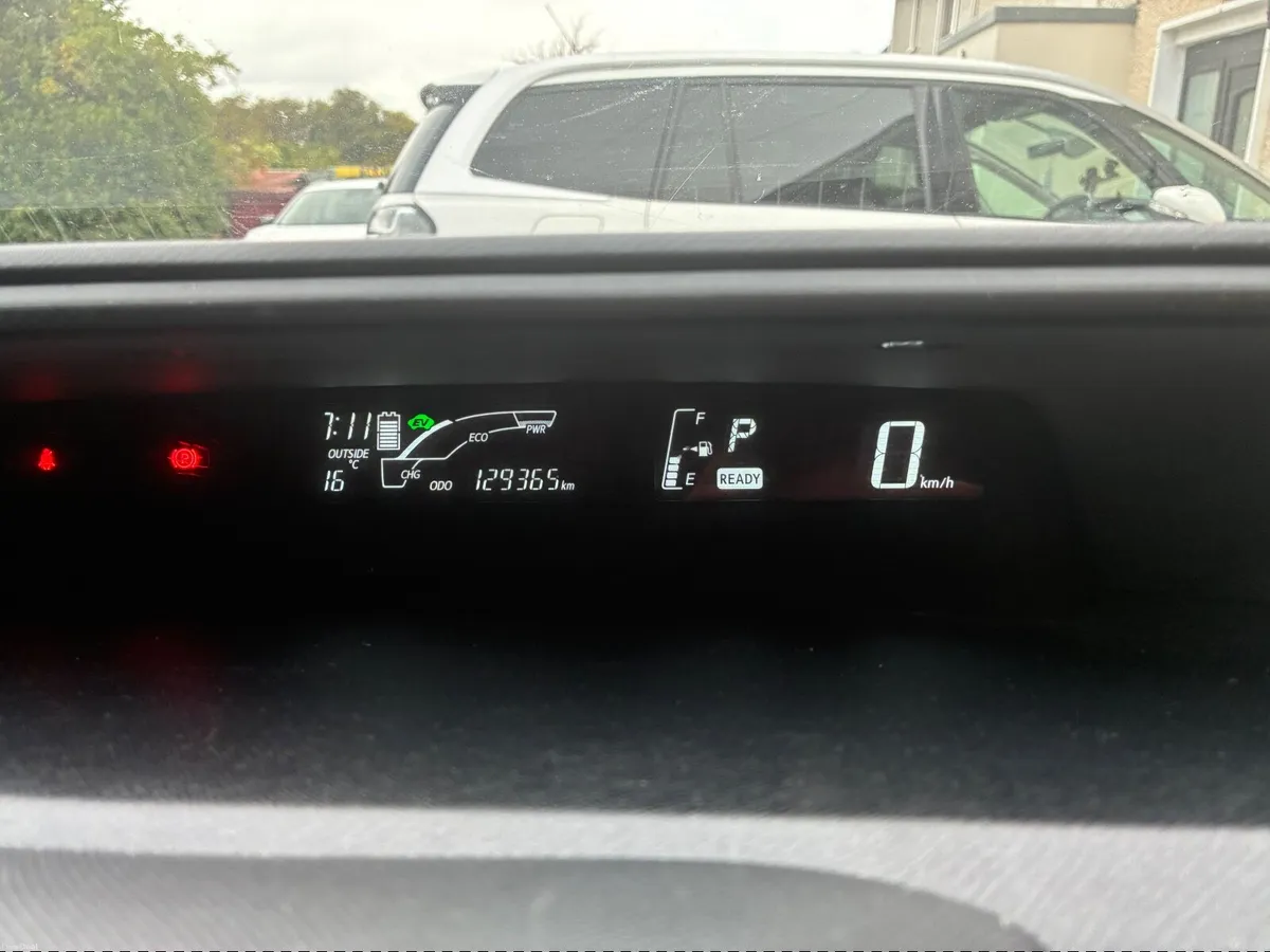 Toyota Aqua 161 Petrol Hybrid Automatic - Image 2