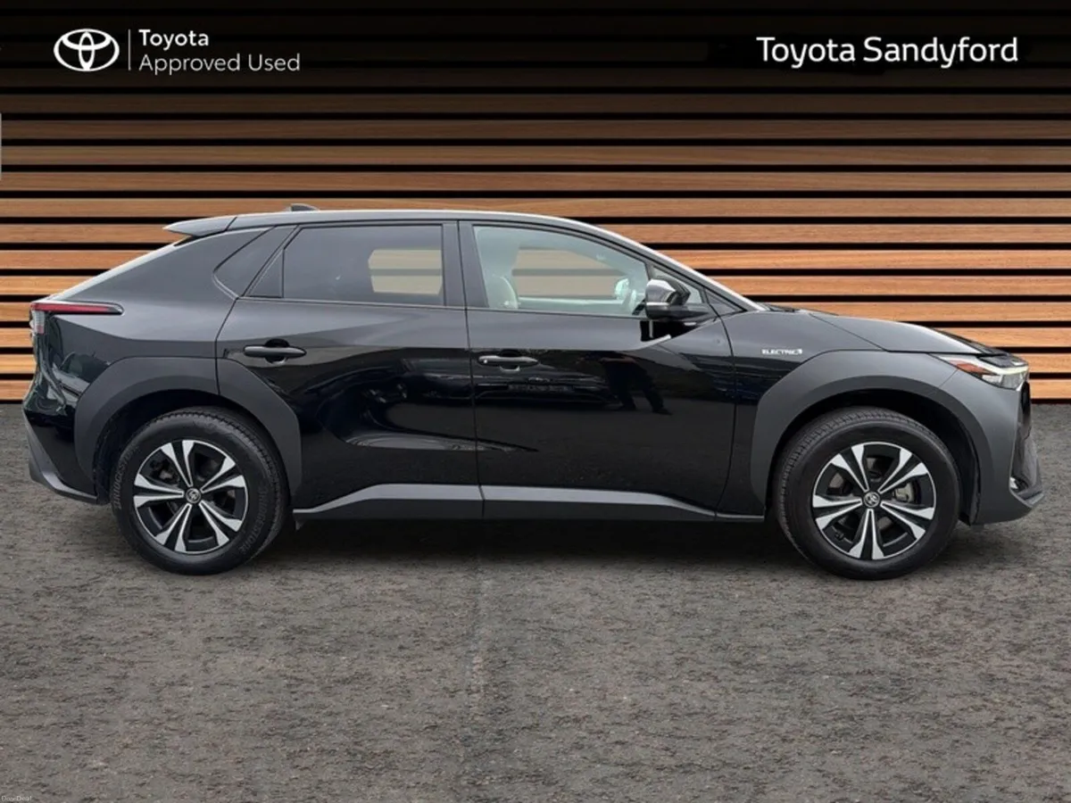 Toyota bZ4X SPORT EV AUTOMATIC // LEATHER HEATED S - Image 3