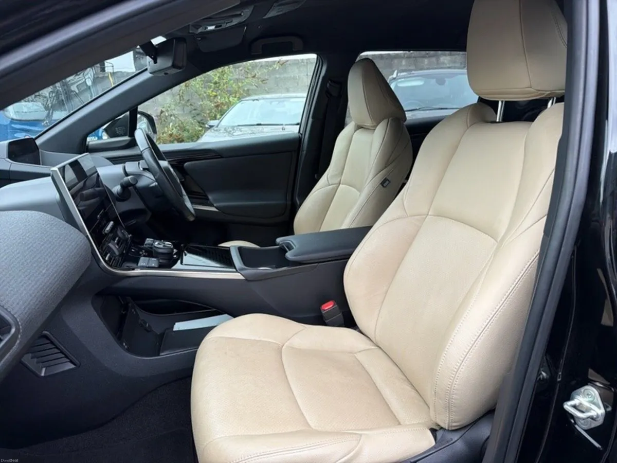 Toyota bZ4X SPORT EV AUTOMATIC // LEATHER HEATED S - Image 6