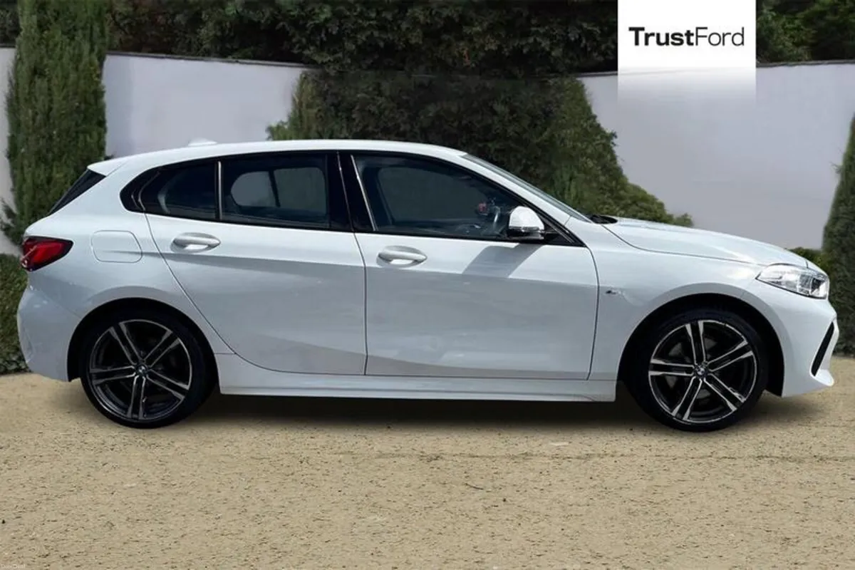 BMW 1-Series 118i M Sport 5dr Step Auto **FRONT & - Image 3