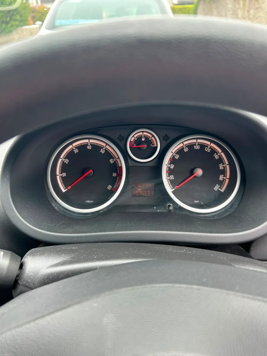 Opal Corsa 1.2 petrol ideal starter car - Image 6
