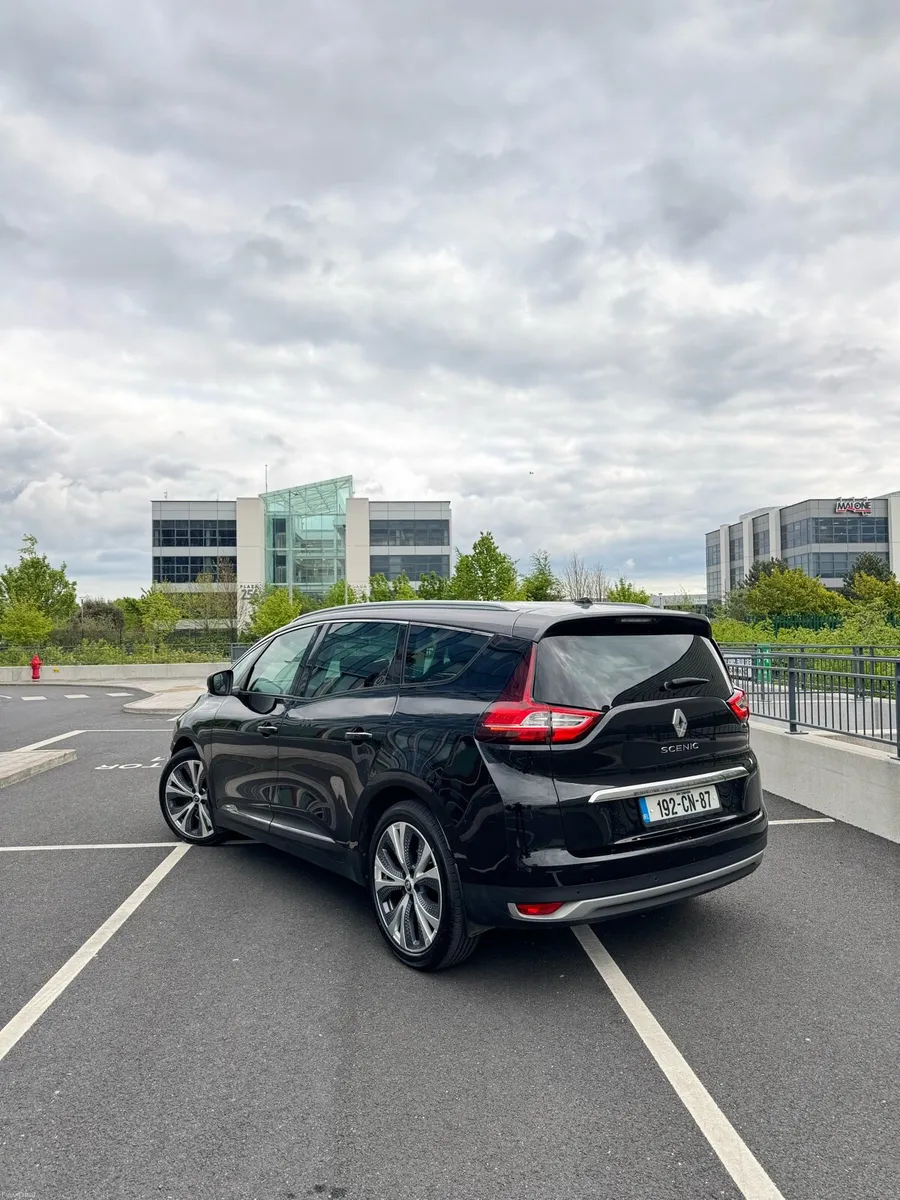 2019 Renault Grand Scenic Signature 1.8D| 7 Seater - Image 4