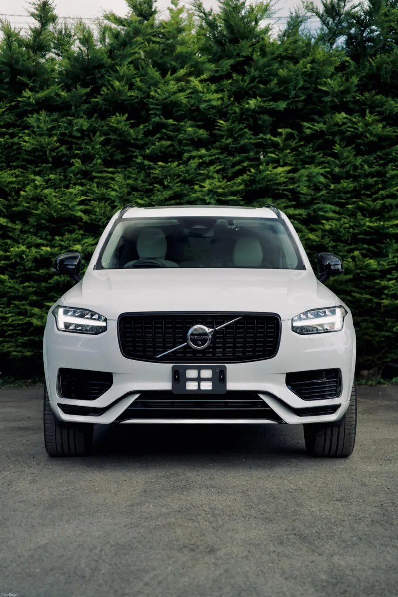 Volvo XC90 Ultimate T8 Plug-in Hybrid - Image 6