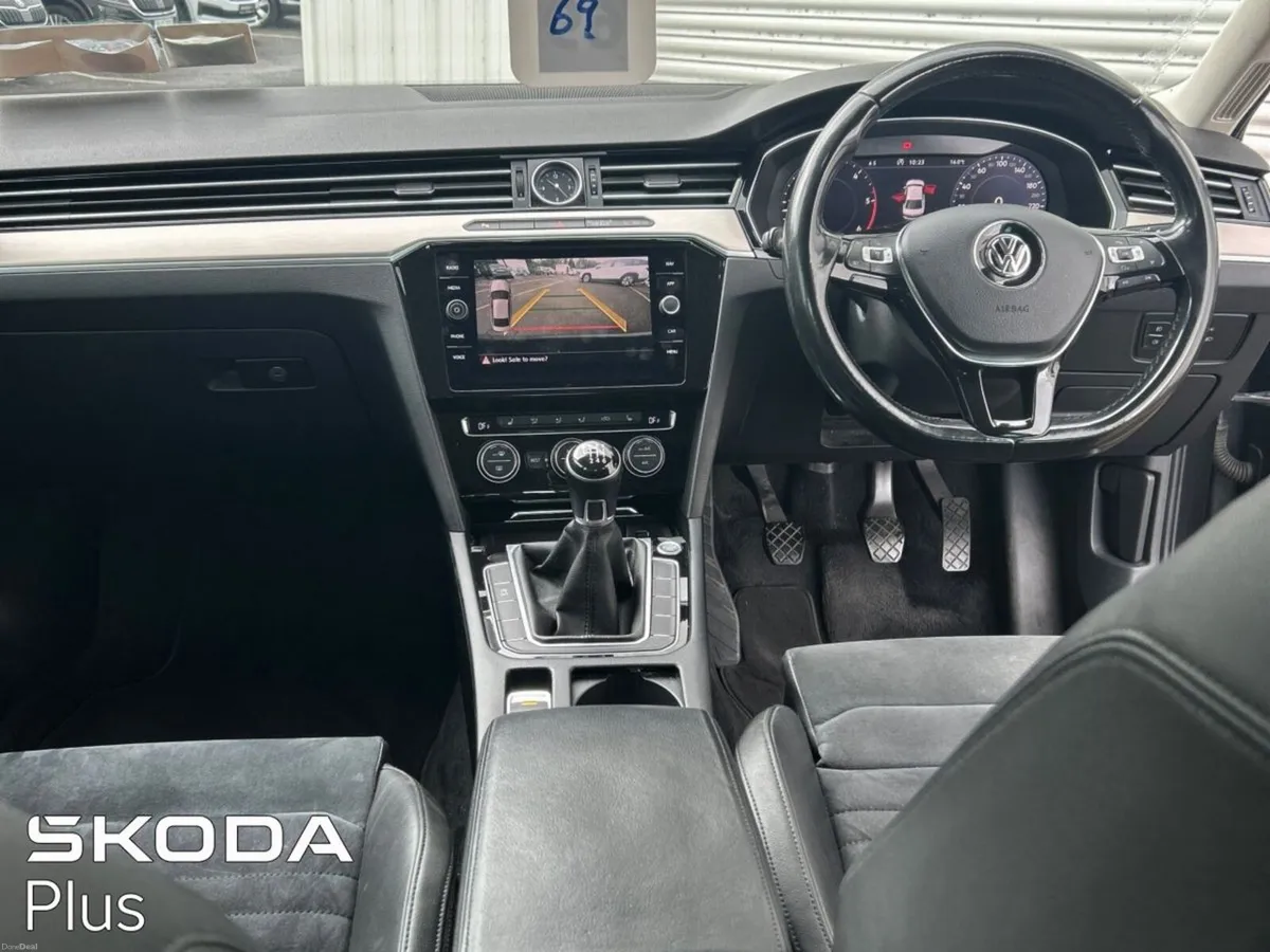 Volkswagen Passat 1.6 TDI 120HP Highline - Image 2